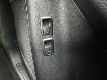 Mercedes-Benz GLE 3.0 GLE350d V6 AMG Line (Premium) G-Tronic 4MATIC Euro 6 (s/s) 5