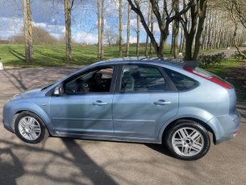 Ford Focus 1.6 Ghia 5dr