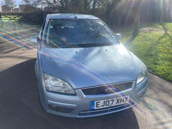 Ford Focus 1.6 Ghia 5dr