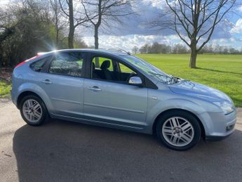 Ford Focus 1.6 Ghia 5dr