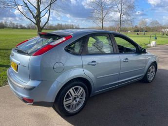 Ford Focus 1.6 Ghia 5dr