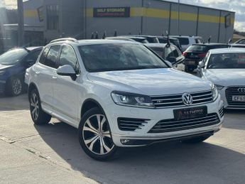Volkswagen Touareg 3.0 TDI V6 BlueMotion Tech R-Line Tiptronic 4WD Euro 6 (s/s) 5dr