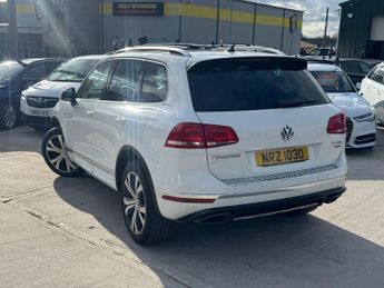 Volkswagen Touareg 3.0 TDI V6 BlueMotion Tech R-Line Tiptronic 4WD Euro 6 (s/s) 5dr