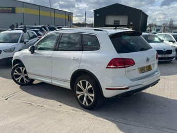 Volkswagen Touareg 3.0 TDI V6 BlueMotion Tech R-Line Tiptronic 4WD Euro 6 (s/s) 5dr