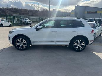 Volkswagen Touareg 3.0 TDI V6 BlueMotion Tech R-Line Tiptronic 4WD Euro 6 (s/s) 5dr