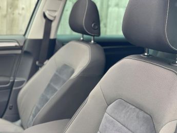 Volkswagen Golf 2.0 TDI BlueMotion Tech GT Edition DSG Euro 6 (s/s) 5dr