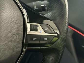 Peugeot E-2008 50kWh GT Line SUV 5dr Electric Auto (136 ps)