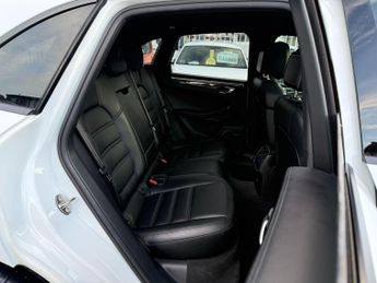 Porsche Macan 2.0T PDK 4WD Euro 6 (s/s) 5dr