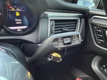 Porsche Macan 2.0T PDK 4WD Euro 6 (s/s) 5dr