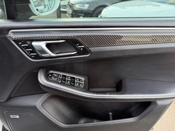 Porsche Macan 2.0T PDK 4WD Euro 6 (s/s) 5dr