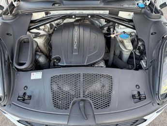 Porsche Macan 2.0T PDK 4WD Euro 6 (s/s) 5dr