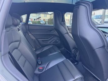 Porsche Taycan Performance Plus 93.4kWh 4 Cross Turismo Auto 4WD 5dr (11kW Char