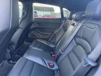 Porsche Taycan Performance Plus 93.4kWh 4 Cross Turismo Auto 4WD 5dr (11kW Char