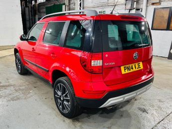 Skoda Yeti 2.0 TDI Elegance Outdoor DSG 4WD Euro 5 5dr