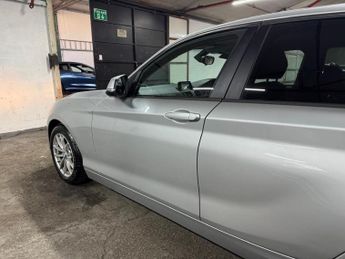 BMW 1 Series 2.0 118d SE Auto Euro 5 (s/s) 5dr