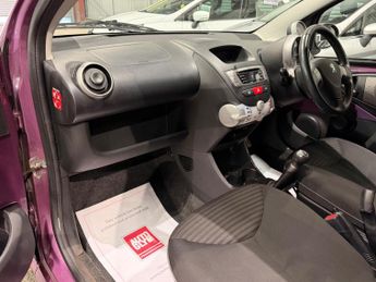 Peugeot 107 1.0 12V Allure Euro 5 5dr