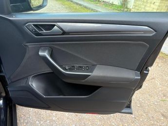 Volkswagen T-Roc 1.5 TSI EVO SEL DSG Euro 6 (s/s) 5dr