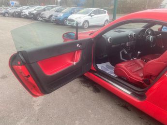 Audi TT 1.8T quattro 2dr