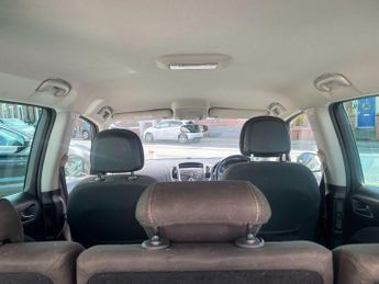 Vauxhall Zafira Tourer 2.0 CDTi SRi MPV 5dr Diesel Manual Euro 5 (130 ps)