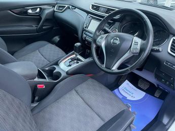 Nissan Qashqai 1.6 dCi Acenta Premium SUV 5dr Diesel XTRON 2WD Euro 5 (s/s) (13