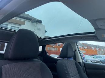 Nissan Qashqai 1.6 dCi Acenta Premium SUV 5dr Diesel XTRON 2WD Euro 5 (s/s) (13