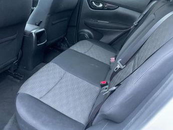 Nissan Qashqai 1.6 dCi Acenta Premium SUV 5dr Diesel XTRON 2WD Euro 5 (s/s) (13