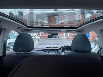 Nissan Qashqai 1.6 dCi Acenta Premium SUV 5dr Diesel XTRON 2WD Euro 5 (s/s) (13