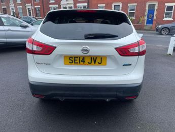 Nissan Qashqai 1.6 dCi Acenta Premium SUV 5dr Diesel XTRON 2WD Euro 5 (s/s) (13