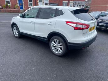 Nissan Qashqai 1.6 dCi Acenta Premium SUV 5dr Diesel XTRON 2WD Euro 5 (s/s) (13