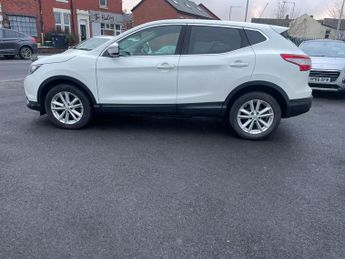 Nissan Qashqai 1.6 dCi Acenta Premium SUV 5dr Diesel XTRON 2WD Euro 5 (s/s) (13