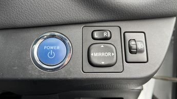 Toyota Yaris 1.5 VVT-h Excel E-CVT Euro 6 5dr (15in Alloy)