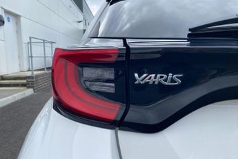 Toyota Yaris 1.5 VVT-h Design Hatchback 5dr Petrol Hybrid E-CVT Euro 6 (s/s) 