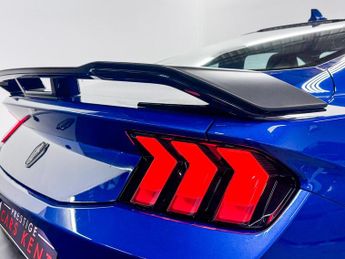 Ford Mustang Mustang Dark Horse Fastback 5.0 V8 RWD 10 Speed Automatic