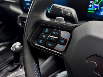 Ford Mustang Mustang Dark Horse Fastback 5.0 V8 RWD 10 Speed Automatic