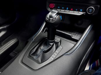 Ford Mustang Mustang Dark Horse Fastback 5.0 V8 RWD 10 Speed Automatic