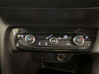 Vauxhall Corsa Electric 50kWh Elite Premium Hatchback 5dr Electric Auto (136 ps)