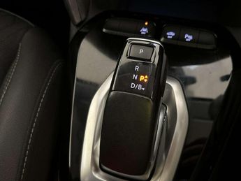 Vauxhall Corsa Electric 50kWh Elite Premium Hatchback 5dr Electric Auto (136 ps)