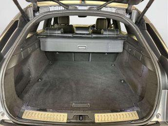 Land Rover Range Rover Velar 2.0 P400e 17.1kWh R-Dynamic SE SUV 5dr Petrol Plug-in Hybrid Aut