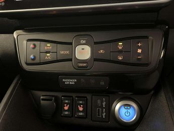 Nissan Leaf 39kWh N-Connecta Hatchback 5dr Electric Auto (150 ps)