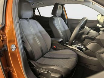 Peugeot E-2008 50kWh Allure Premium SUV 5dr Electric Auto (136 ps)