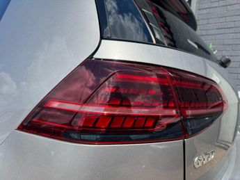 VOLKSWAGEN GOLF 2.0 TDI GTD Hatchback 5dr Diesel DSG Euro 6 (s/s) (184 ps) **FIN