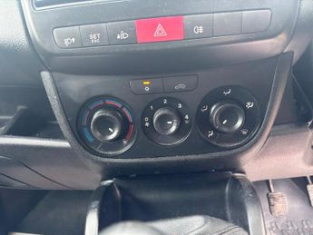 Vauxhall Combo 1.3 CDTi 2300 16v Sportive FWD L2 H1 3dr