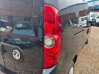 Vauxhall Combo 1.3 CDTi 2300 16v Sportive FWD L2 H1 3dr