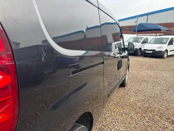 Vauxhall Combo 1.3 CDTi 2300 16v Sportive FWD L2 H1 3dr