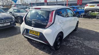 Toyota AYGO 1.0 VVT-i x-play x-shift Euro 5 5dr Euro 5