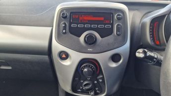 Toyota AYGO 1.0 VVT-i x-play x-shift Euro 5 5dr Euro 5