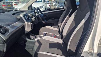 Toyota AYGO 1.0 VVT-i x-play x-shift Euro 5 5dr Euro 5