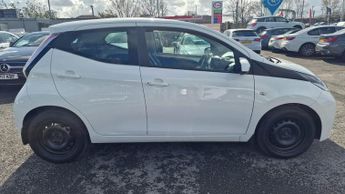 Toyota AYGO 1.0 VVT-i x-play x-shift Euro 5 5dr Euro 5