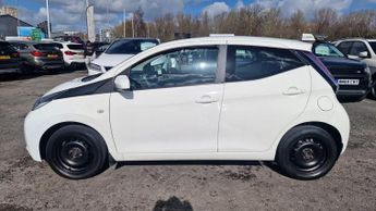 Toyota AYGO 1.0 VVT-i x-play x-shift Euro 5 5dr Euro 5