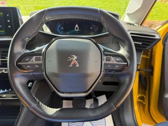 Peugeot E-208 50kWh Allure Auto 5dr